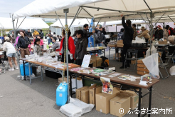 ばんえい競馬のブースでは、帯広のお菓子も販売されていた