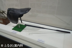 実際に使用した鞍や鞭も展示されている