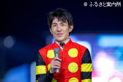 「直線を向いた時には勝てると思いました」と丹内祐次騎手