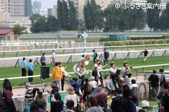 馬場解放の最中にはウェルカムバンドによる演奏も行われていた