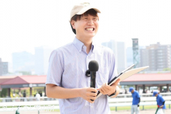 キャンピングカーで全国の競馬場を巡っている鈴木ショータさん
