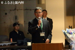 来賓を代表してあいさつする新ひだか町町長の大滝敬貴氏